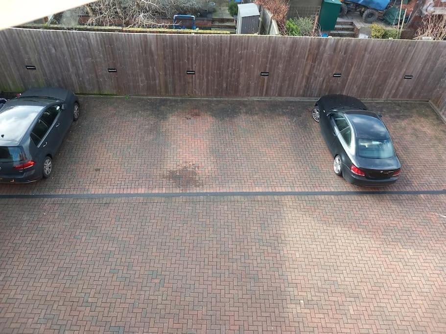 Roomy Penthouse 2 Double Bed Apartment - Spacious - Central Beeston - Free Secure Parking - ノッティンガム エクステリア 写真
